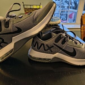 Nike Men's Black and Gray Air Max Alpha Trainers Athletic Shoes